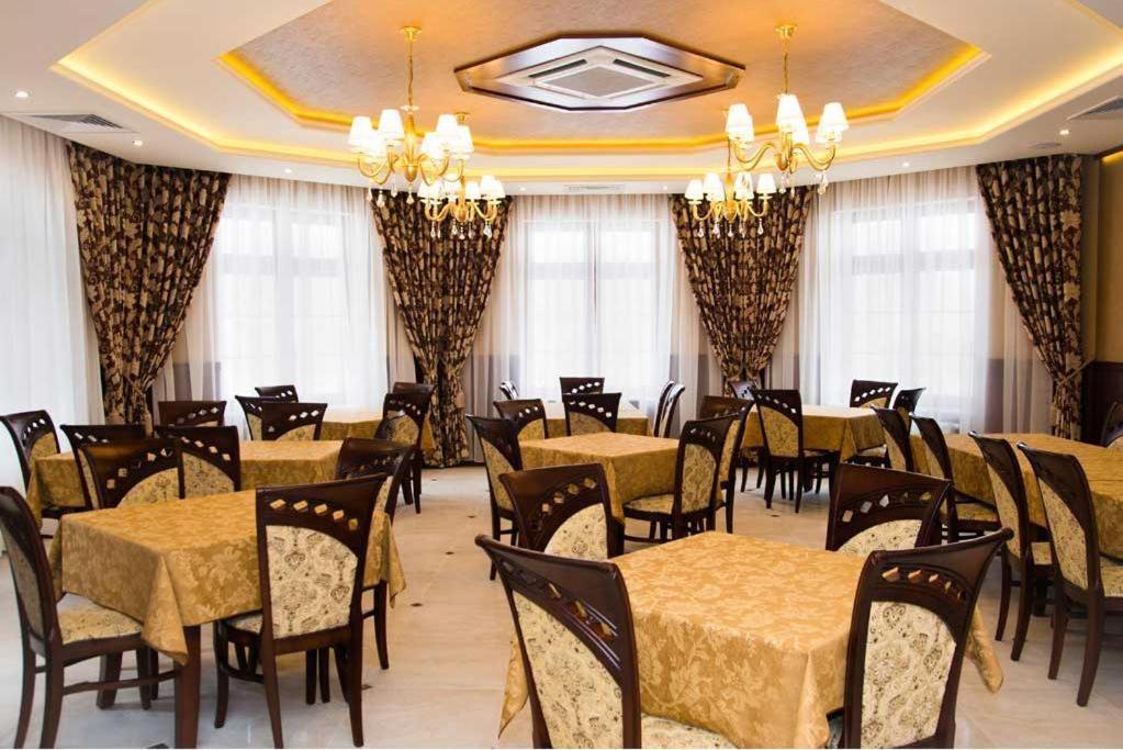 Palac Mysleta Uzdowo ภายนอก รูปภาพ